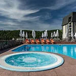 Elena Hotel *