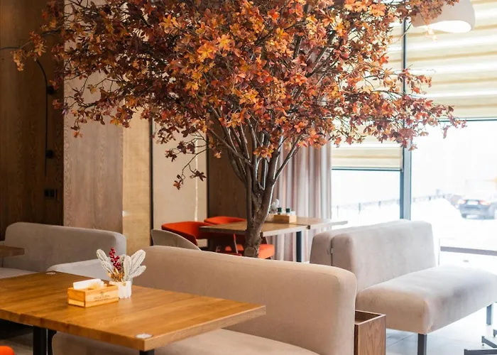 Elena Hotel *