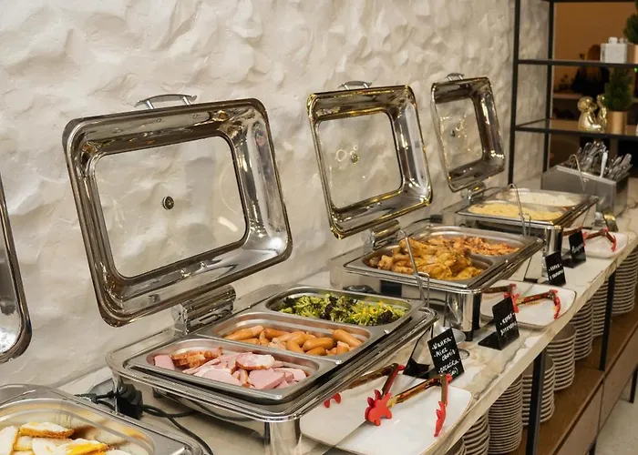 Elena Hotel *