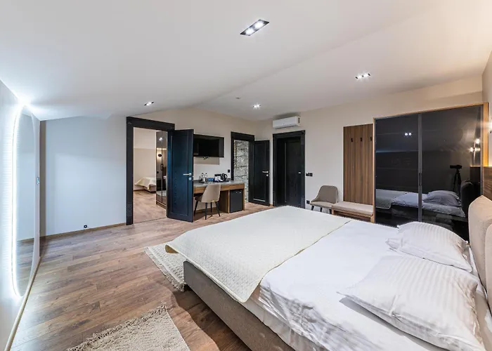 Hotel Elena *