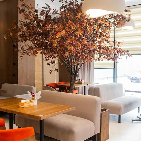Elena Hotel *