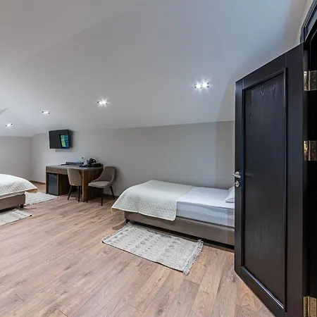 Hotel Elena *